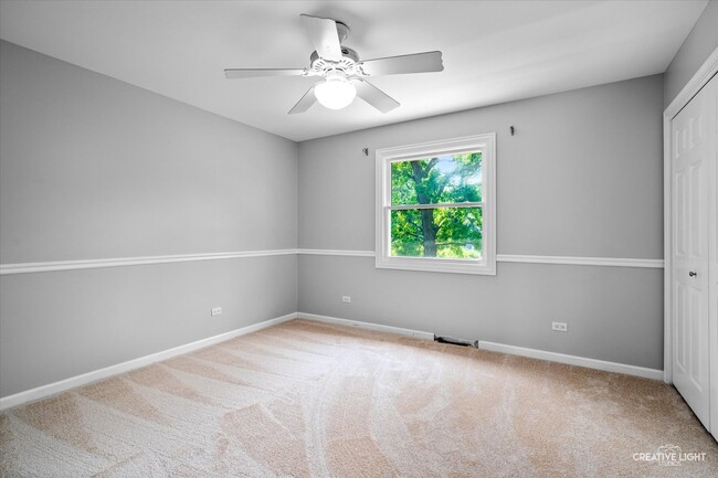 Building Photo - 6382 Twin Oaks Ln