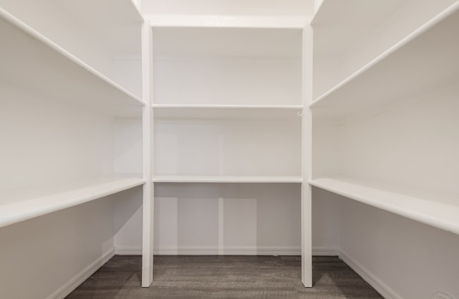 Building Photo - 2215 N Los Altos Dr