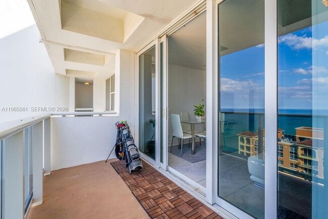 Building Photo - 3140 S Ocean Dr