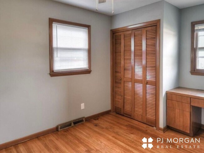 Building Photo - 4 bedroom, 3 Bathroom House