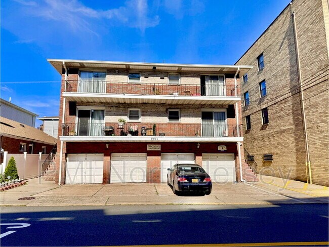 Primary Photo - 9051 Palisade Ave