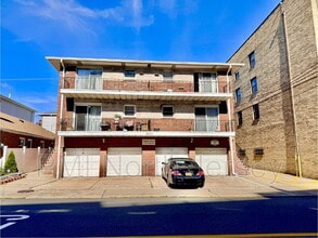Building Photo - 9051 Palisade Ave