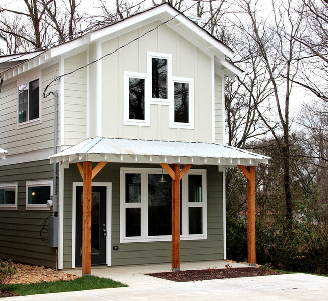 Primary Photo - Large East Nashville Modern House - 3 Bedr...