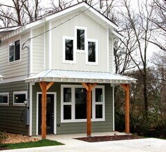 Building Photo - Large East Nashville Modern House - 3 Bedr...