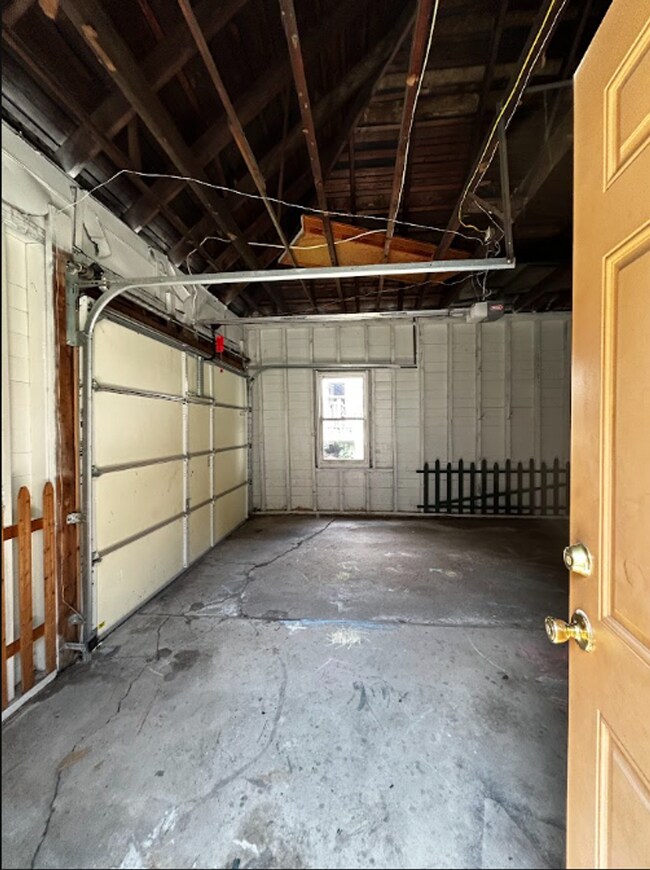 Building Photo - 805-807-807 N Irving Ave