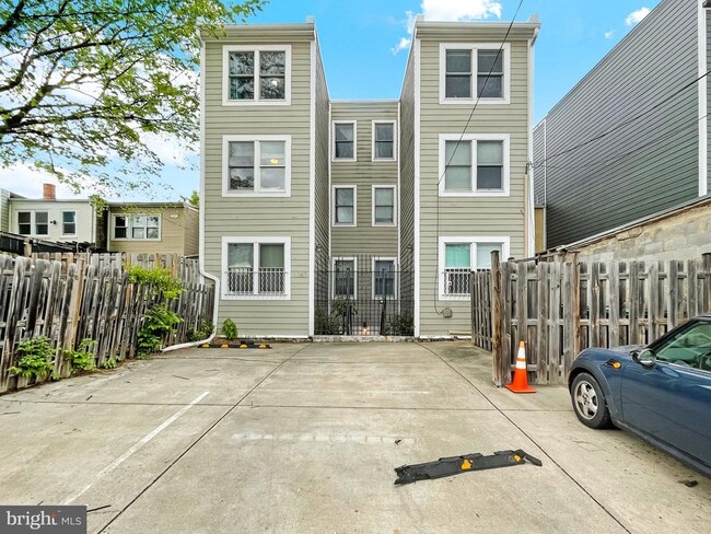 Building Photo - 1367 Florida Ave NE