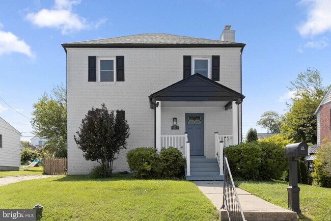 Building Photo - 4225 Cardwell Ave