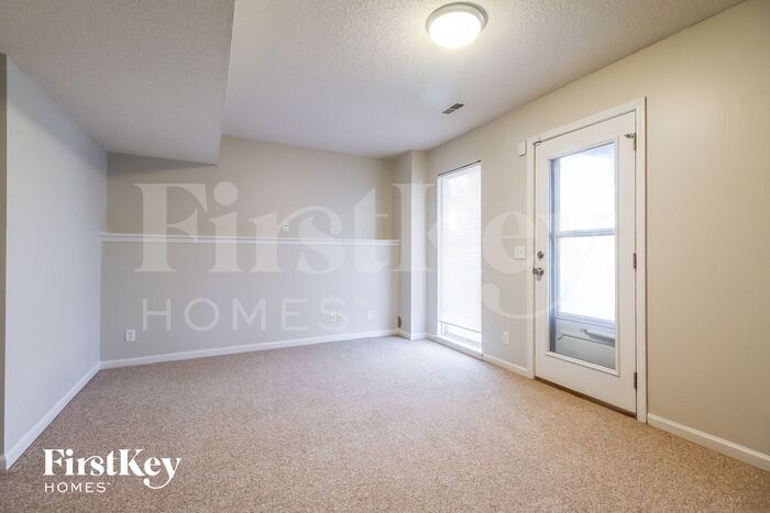 Building Photo - 11031 N McKinley Ave