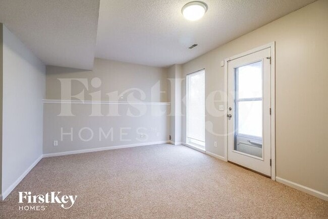 Building Photo - 11031 N McKinley Ave