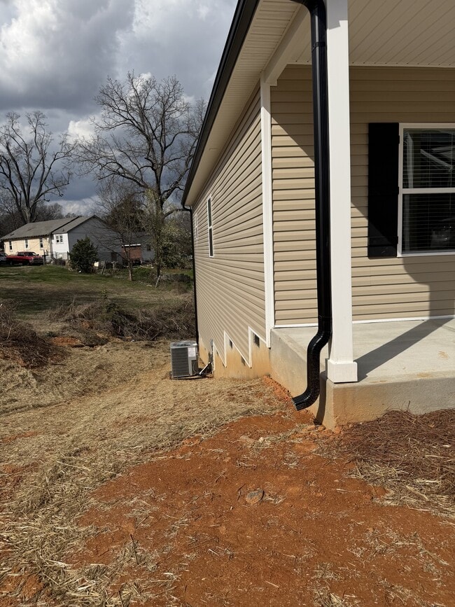 Building Photo - 67 Woodsdale Pl SE