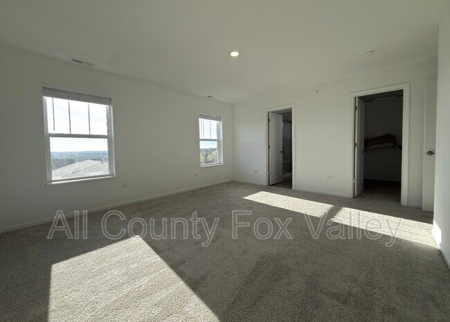 Building Photo - 1135 White Oak Cir