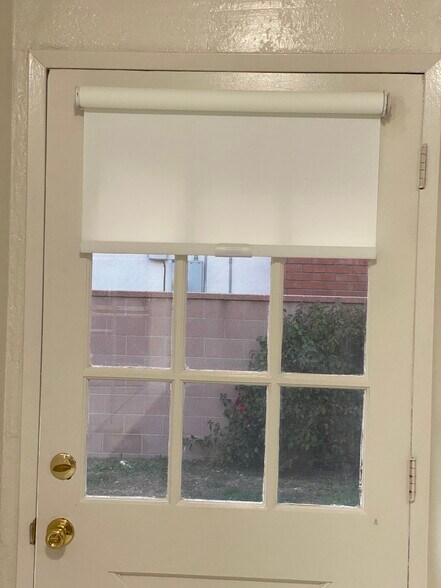 Building Photo - 5828 E Parkcrest St