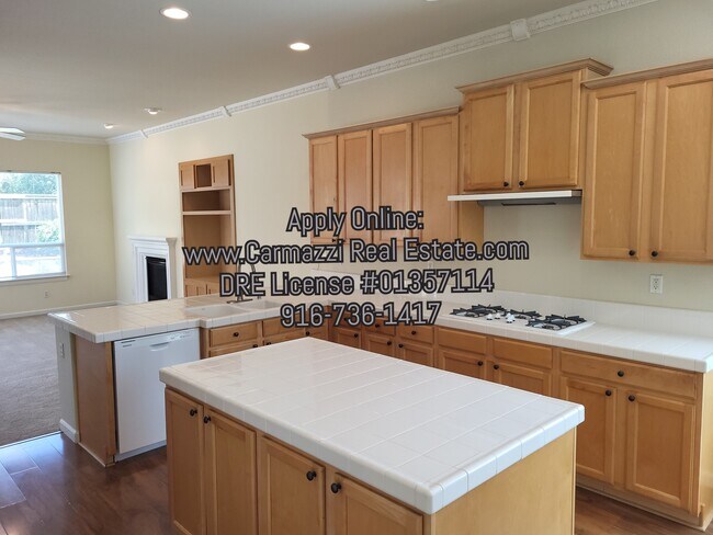Building Photo - 1201 Souza Way