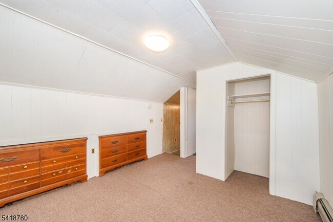 Building Photo - 18 Pulaski St