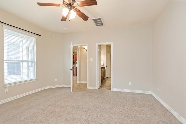 Building Photo - 39 Medley Ln