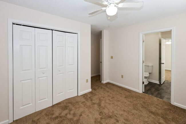 Building Photo - 230 Amal Dr SW