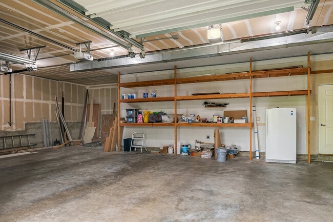 Building Photo - 414 10th St S