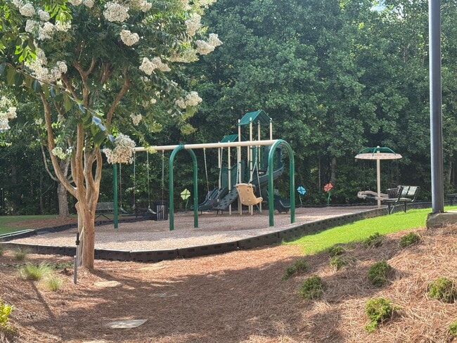 Building Photo - 1044 Annazanes Ct