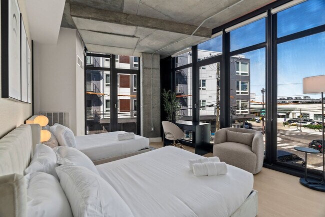 Building Photo - 1247 N 2nd St