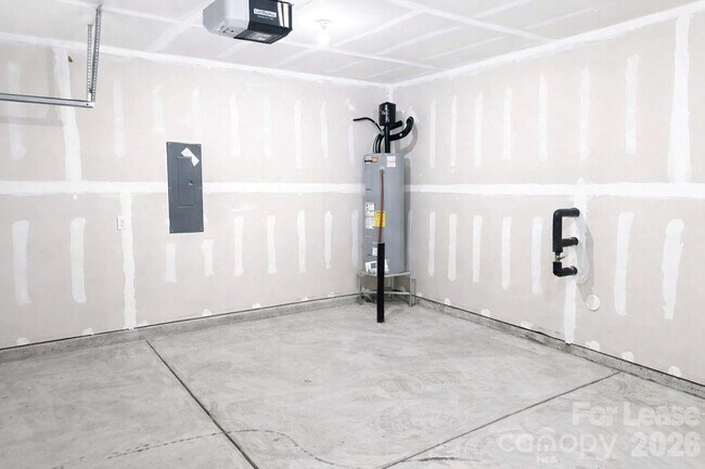 Building Photo - 116 Windstone Cmn Ln