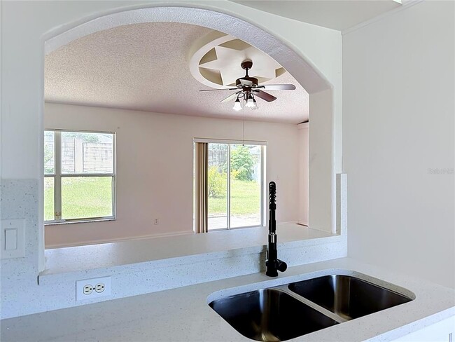 Building Photo - 13208 Pinyon Dr