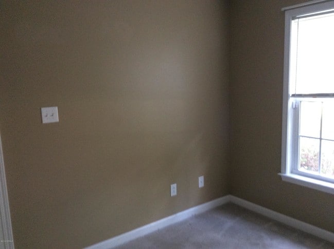Building Photo - 114 Brody Ln