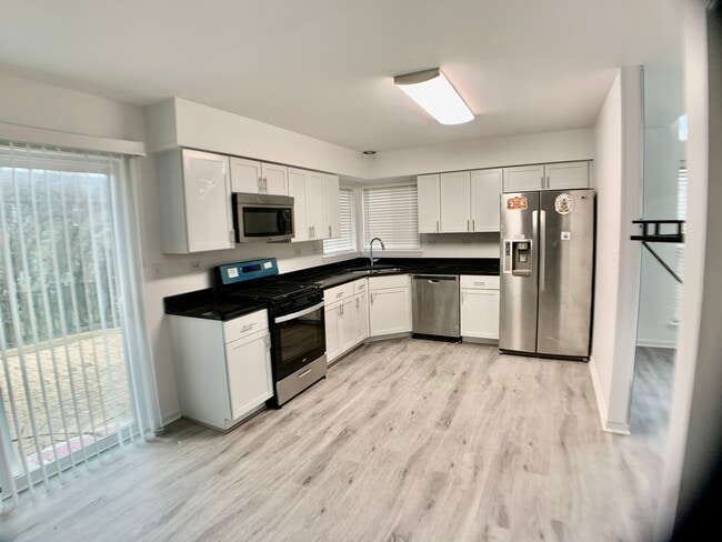 Building Photo - 3270 Haverhill Dr