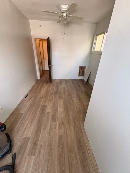 Building Photo - 208 1st St NW