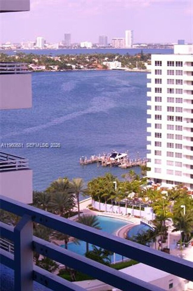 Building Photo - 300 Biscayne Blvd Way