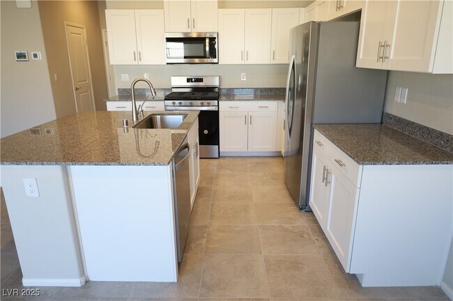 Building Photo - 5269 Acadia Leaf St