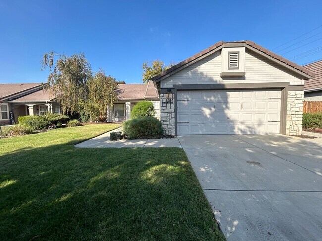 Primary Photo - Nice home in Turlock