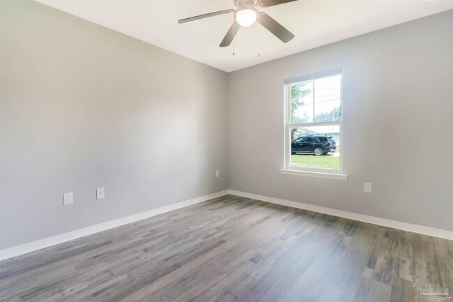 Building Photo - 3328 Broadview Cir