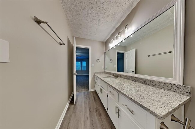 Building Photo - 3720 Ted's Cove