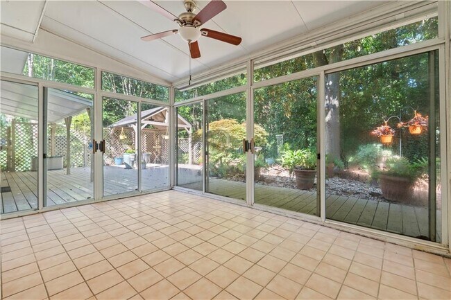 Building Photo - 78 Pheasant Dr SE