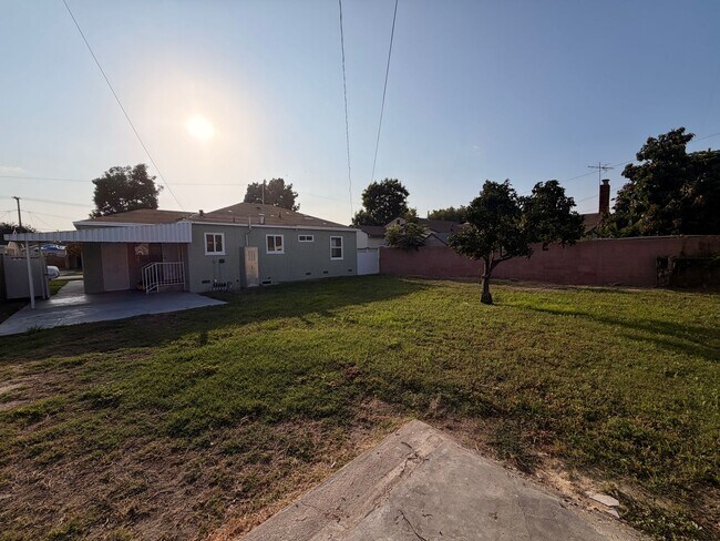 Building Photo - Remodeled 3 Bedroom Norwalk House For Rent!