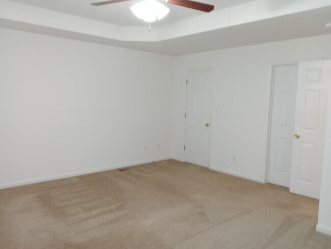 Building Photo - 5013-5015 Carrie Ridge Dr.