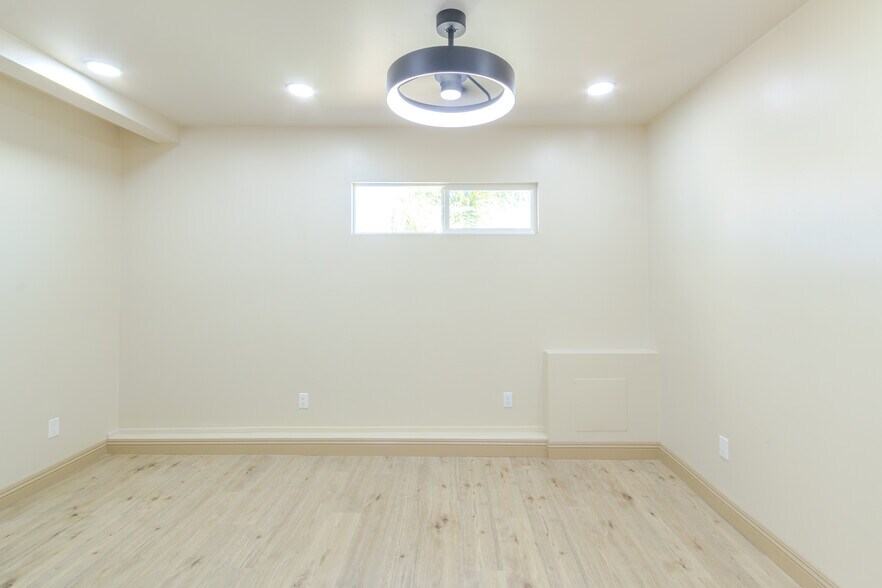 Building Photo - 1174 Sea Strand Ln