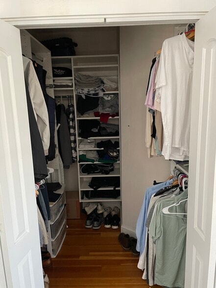 Building Photo - 211 W 8th St