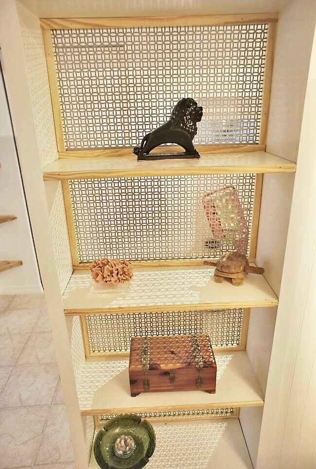 Building Photo - 21 Arenta St