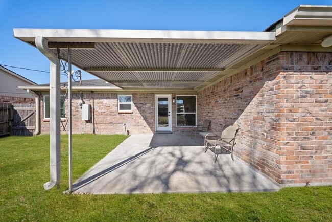 Building Photo - 9115 Tanager St