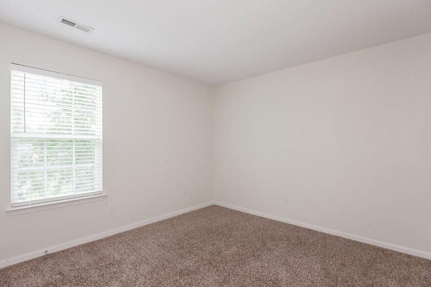 Building Photo - 7945 Bristle Ln