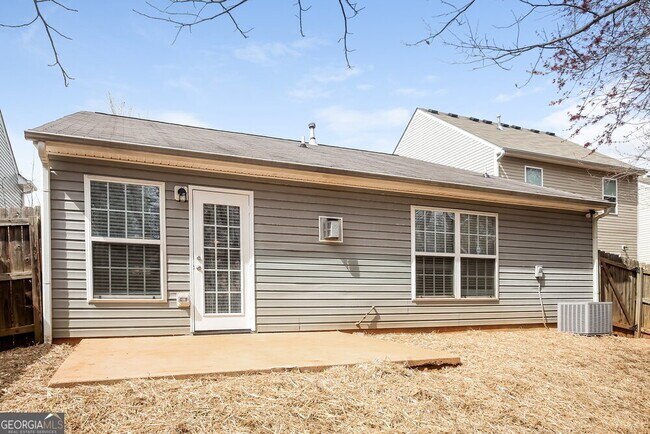 Building Photo - 533 Arrowhead Dr