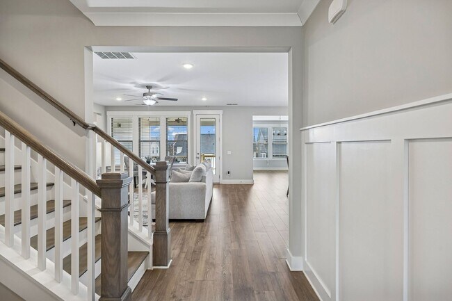 Building Photo - Stunning Craftsman-Style Rental Home with Flexible Living Space & Luxury Upgrades!