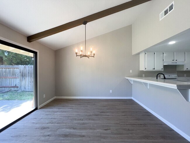 Building Photo - 7489 Maple Tree Wy