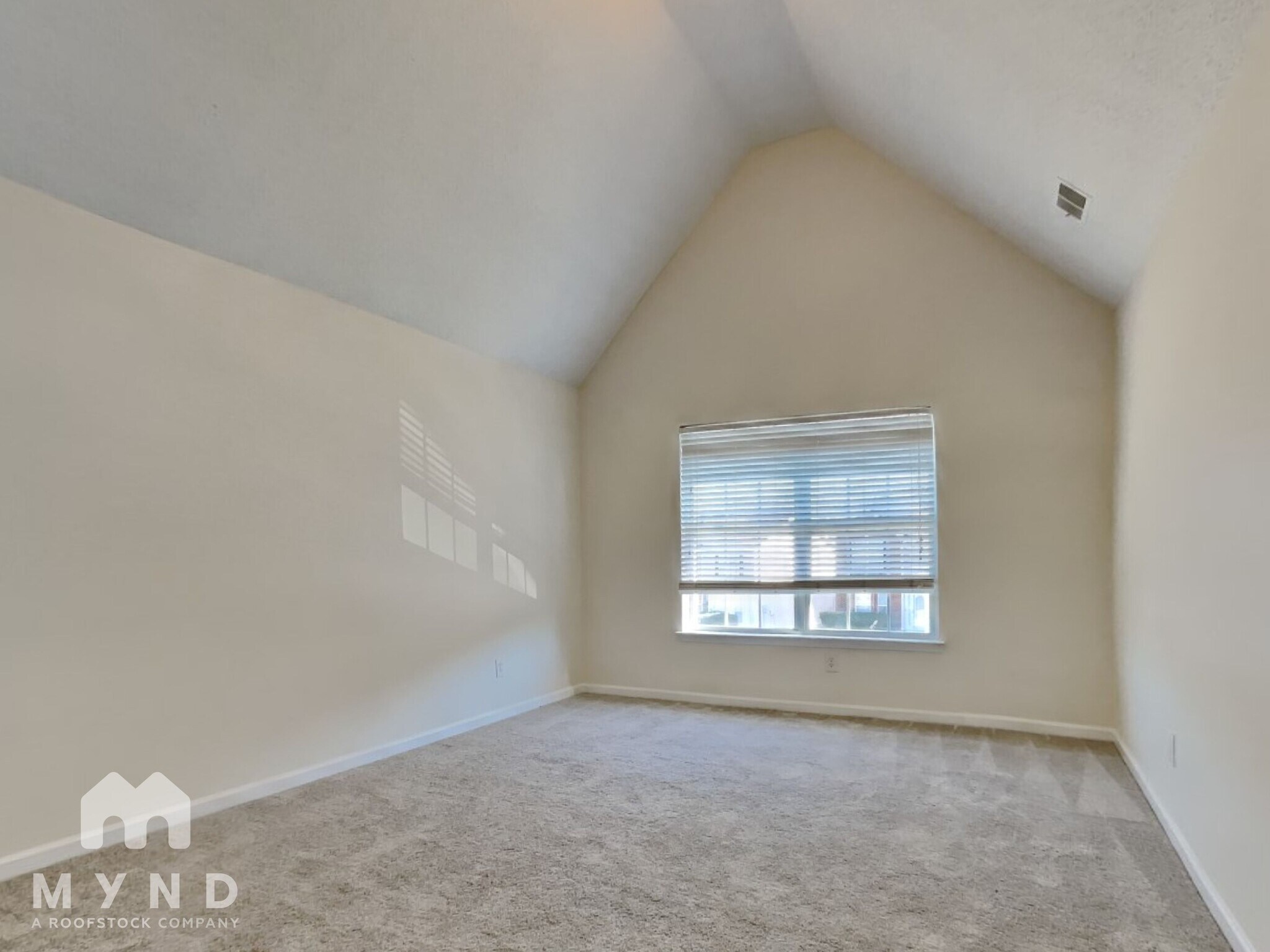 Building Photo - 6099 Trotters Cir