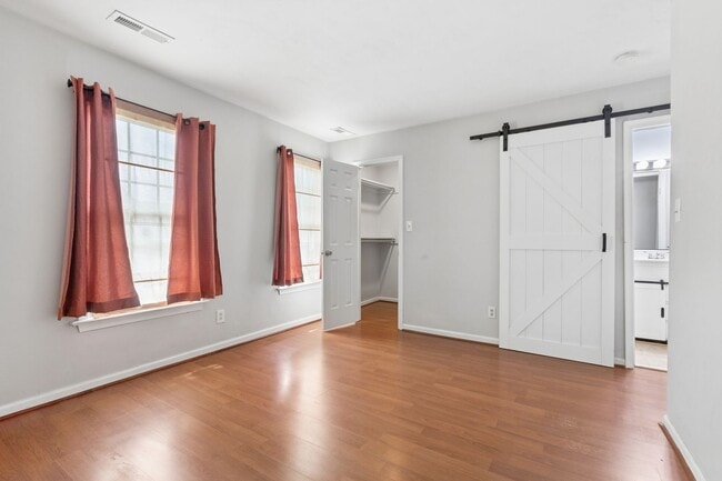 Building Photo - Move In Ready Brick Ranch in VB!