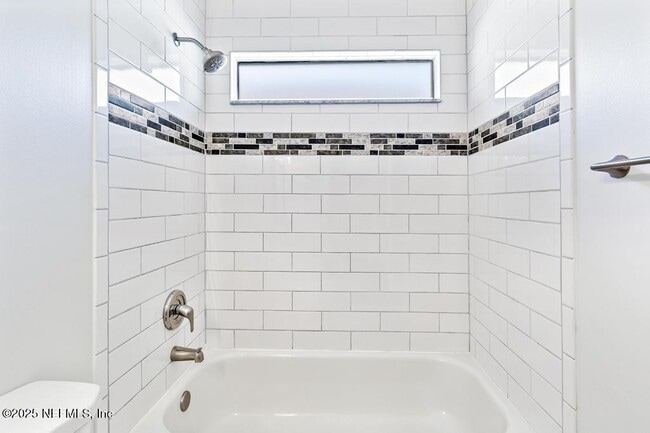 Building Photo - 2887 Lantana Lakes Dr