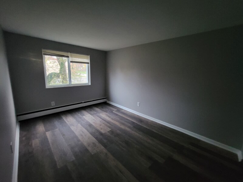 Building Photo - 13420 Euclid Ave