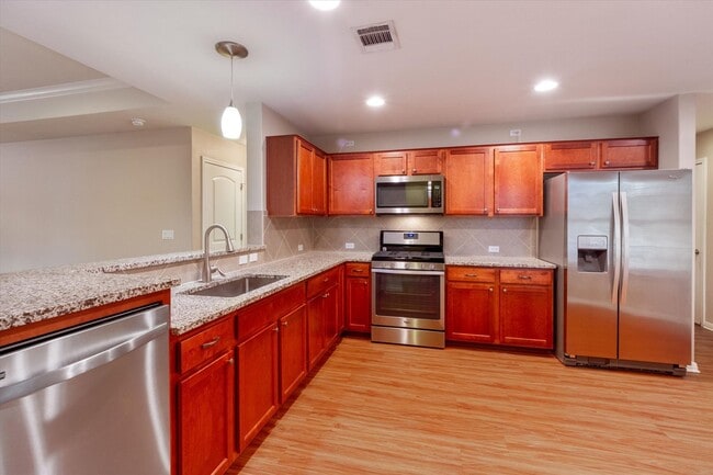 Building Photo - 510 Holiday Creek Ln