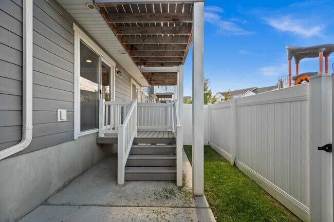 Building Photo - 15392 S Skyraider Ln